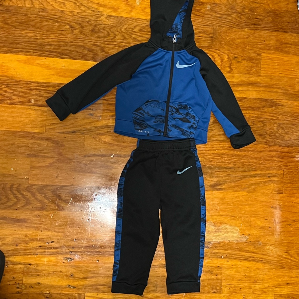 Nike Therma Fleece Dri-FIT Hoodie & Pants Set